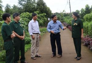 Bí thư Chi bộ ấp Bàu Cối Nguyễn Văn Truyền tích cực nêu gương