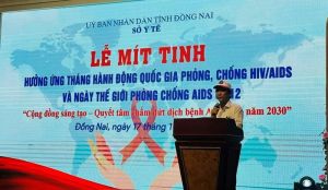 Mít tinh hưởng ứng Tháng hành động quốc gia phòng, chống HIV/AIDS