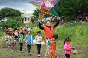 Các đội, nhóm hoạt động tình nguyện phải dựa trên các quy định của pháp luật