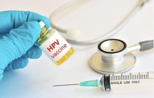 Tiêm vaccine ngừa HPV để loại bỏ ung thư cổ tử cung