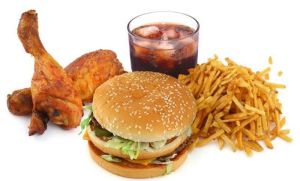 Một bệnh nhi bị thủng dạ dày nguy hiểm