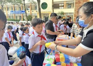 Đổi mới sinh hoạt dưới cờ