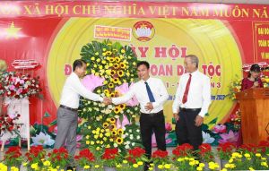 Chủ tịch HĐND tỉnh dự ngày hội đại đoàn kết toàn dân tộc tại H.Thống Nhất