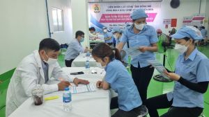 Lao động nữ ngành dệt may, giày da dễ mắc các bệnh nghề nghiệp