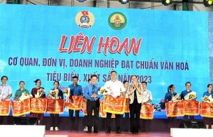 Liên hoan cơ quan, đơn vị, doanh nghiệp đạt chuẩn văn hóa tiêu biểu