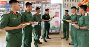 Nhiều hoạt động hưởng ứng Ngày Pháp luật Việt Nam