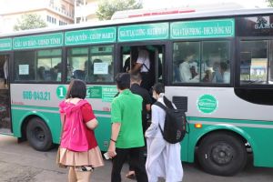 Triển khai nhiều giải pháp đồng bộ để công tác vận chuyển học sinh, sinh viên bằng xe buýt được đảm bảo an toàn