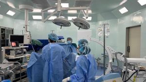 Phẫu thuật lấy sỏi thận phức tạp cho bệnh nhân