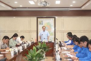 Chú trọng vào nhiệm vụ chính là giáo dục lý luận chính trị, truyền thống yêu nước