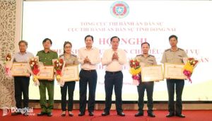 Tiếp tục quan tâm nâng cao chất lượng đội ngũ cán bộ ngành thi hành án dân sự