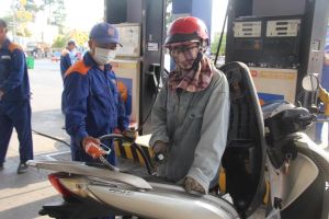 Giá xăng RON 95 tăng lên mức hơn 22 ngàn đồng/lít