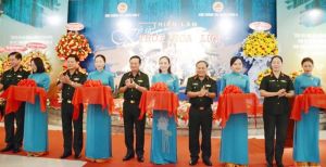 Triển lãm “Ký ức thời hoa lửa” chào mừng những ngày lễ