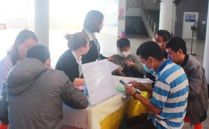 18 doanh nghiệp tham gia tuyển lao động tại sàn việc làm cuối năm