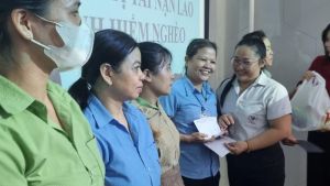 Công đoàn đẩy mạnh hoạt động chăm lo Tết cho đoàn viên, người lao động