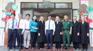 Đoàn công tác Tỉnh ủy - HĐND - UBND - Ủy ban MTTQ Việt Nam tỉnh thăm, chúc mừng Lễ Giáng sinh tại Biên Hòa, Trảng Bom