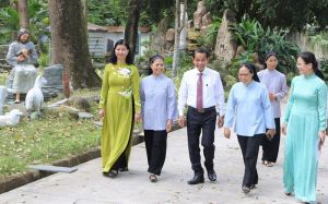 Đoàn công tác Tỉnh ủy - HĐND - UBND - Ủy ban MTTQ Việt Nam tỉnh thăm chúc mừng Lễ Giáng sinh năm 2023 tổ chức, chức sắc tôn giáo tại TP.Biên Hòa