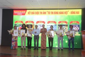 Tổng kết và trao giải cuộc thi ảnh Tôi tin dùng hàng Việt