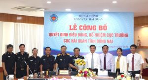 Trao quyết định bổ nhiệm Cục trưởng cục Hải quan Đồng Nai cho ông Lê Văn Thung
