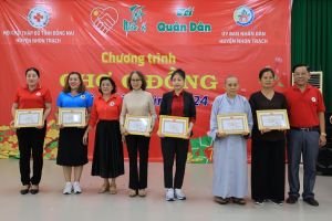 Hội Chữ thập đỏ H.Nhơn Trạch tổ chức “Chợ 0 đồng” cho người nghèo