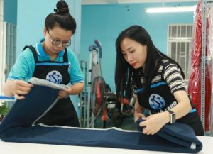 Chăm sóc và tạo việc làm cho người khuyết tật