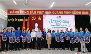 Tổ chức lễ trao giải cuộc thi thiết kế video clip giới thiệu về tuyến đường không rác trong xây dựng nông thôn mới