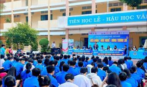 Tổ chức tư vấn, hướng nghiệp tại 11 trường THPT