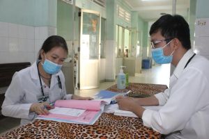 Rút ngắn thời gian thực hành khám bệnh, chữa bệnh của bác sĩ từ 18 tháng xuống 12 tháng