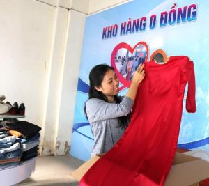 Gian hàng 0 đồng giúp dân chọn hàng tết