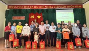 1,1 ngàn trẻ em có hoàn cảnh khó khăn được nhận quà Tết