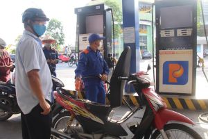 Giá xăng, dầu đồng loạt giảm