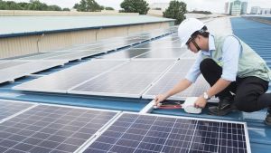 Ban hành giá mua điện mặt trời mái nhà năm 2024
