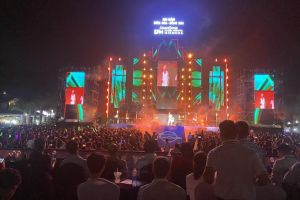 Tiếp tục tổ chức nhiều hoạt động văn hóa, văn nghệ tại công viên Dương Tử Giang