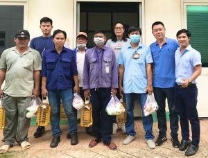 Hàng ngàn phần quà Tết đã được trao cho công nhân lao động khó khăn