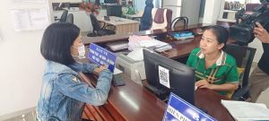 Nhộn nhịp vé xe Tết