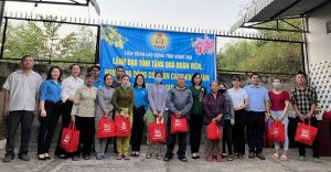 Thêm những món quà Xuân ý nghĩa với lao động xa quê