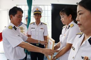 Làm chủ vũ khí hiện đại bảo vệ Tổ quốc từ hướng biển