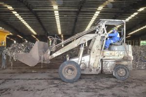 Khu xử lý rác lớn nhất tỉnh làm việc xuyên tết