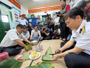 Đón Tết nơi tiền tiêu Tổ quốc