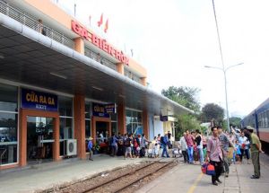 Giá vé các phương tiện tăng mạnh dịp tết