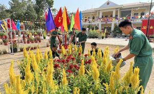 Bộ đội chăm hoa… đón Tết