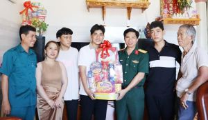 Một gia đình có 3 người con cùng tình nguyện nhập ngũ