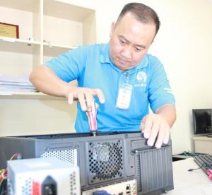 Đảng viên tích cực hiến máu tình nguyện