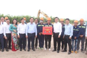 Lãnh đạo tỉnh thăm, chúc tết tại một số công trình, dự án trọng điểm