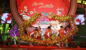 Người dân Đồng Nai đón Tết vui tươi, phấn khởi