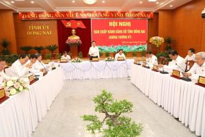 Cho ý kiến vào các vấn đề về công tác xây dựng Đảng và an ninh quốc phòng