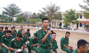 Thủ trưởng Lữ đoàn 87 đối thoại trực tiếp với chiến sĩ mới