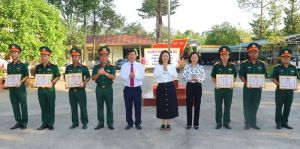 Khen thưởng đột xuất Ban CHQS huyện và nhiều cá nhân