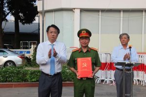 Khen thưởng tập thể, cá nhân phá nhanh vụ trộm cắp tài sản ở thành phố Biên Hòa