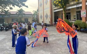 Niềm vui của học trò vùng sâu