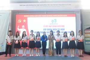 Kết nạp Đoàn cho 400 thanh niên ưu tú